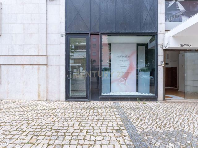 Arrendamento de Loja na Avenida João XXI, Lisboa