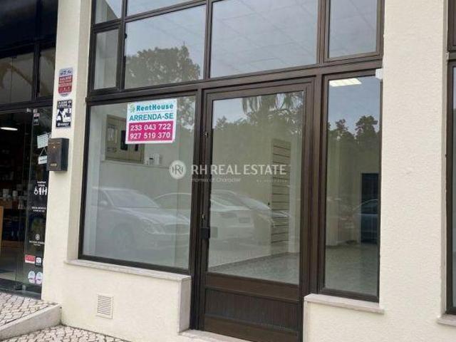 Arrendamento Espaço Comercial na Rua Rancho das Cantarinhas, Nº70 | 26084067436
