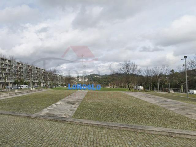 ARRENDAMENTO Loja de Cabeleireiro Equipada com Carteira de Clientes Lordelo