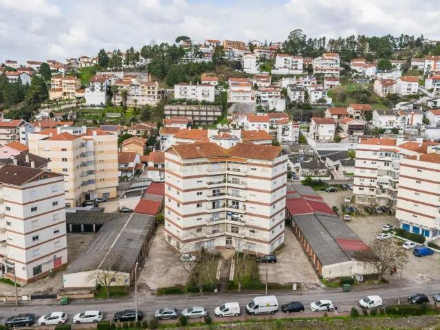 Arrendamento T3 com Garagem | Boas Áreas | Bairro de Santa Apolónia