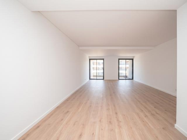 ARRENDAMENTO T3 NOVO SKY CITY SERRA DE CARNAXIDE