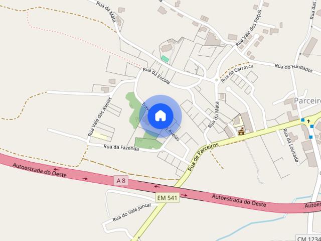 Arrendo quarto em moradia perto do IPL e LeiriaShopping