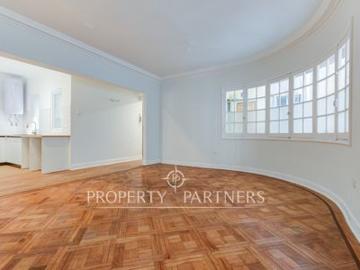 Arriendo a pasos del metro Baquedano, Providencia