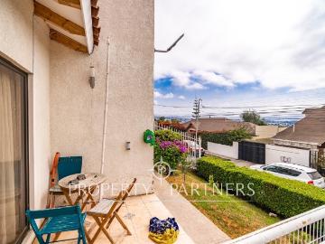 Arriendo Amplia casa con vista panorámica, cercana a colegio San Joaquín