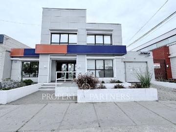 Arriendo Amplia Oficina en Sector Estratégico