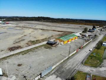 Arriendo bodega 310 m2 casino, vestidores puerto varas | espacios por clf 80.00 en Puerto Varas