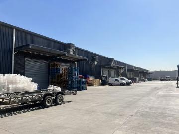 Arriendo bodega con oficina de 677 m2 en condominio renca | espacios por clf 120.00 en Renca
