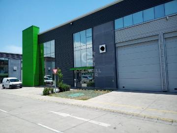 Arriendo Bodega Industrial con Oficina en Condominio