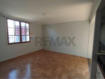 Arriendo casa comercial, sector escuela militar | Espacios por CLF 74.00 en Las Condes