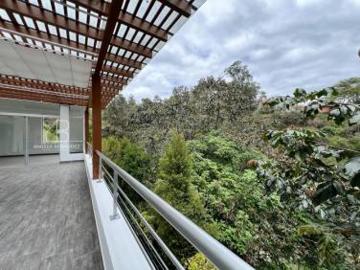 Arriendo Casa en Nayon Quito