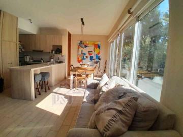 ARRIENDO CASA ESTILO TOWNHOUSE EN CONDOMINIO AMOBLADA