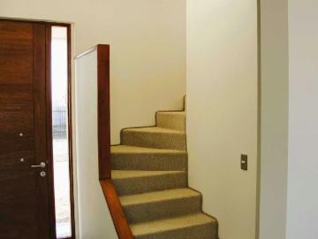 Arriendo de Casas en Colina | Casa Amplia y Moderna en Condominio Sta Elena 1689 Dormitorios por CLF 35.00
