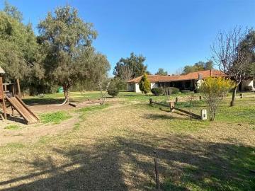 Arriendo de Casas en Colina | Casa en arriendo en Av. Chicureo Colina 5 Dormitorios por CLP 2000. 00