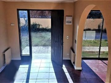 Arriendo de casas en la reina | casa destino servicios. Jardín infantil, clinica y m 5 dormitorios por clp 3500. 00