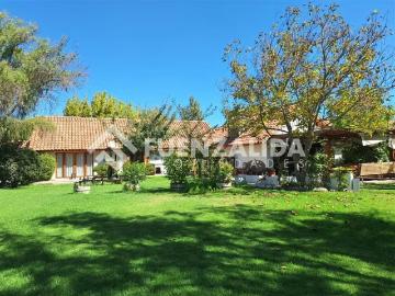 Arriendo de Casas en Peñaflor | Casa arriendo 5D 4B piscina terraza condominio en Peñaflor 5 Dormitorios por CLP 1600. 00