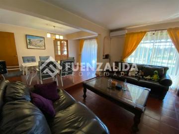 Arriendo de Casas en Peñaflor | Casa arriendo de 3D 3B sala estar piscina terraza Peñaflor 3 Dormitorios por CLP 1500. 00
