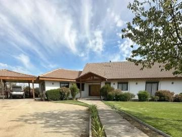 Arriendo de casas en peñaflor | preciosa propiedad malloco 62166 4 Dormitorios por CLP 1700. 00