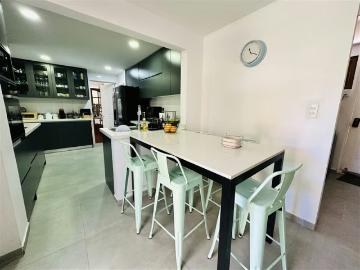 Arriendo de Casas en Peñalolén | CASA Condominio Cousiño Macul 4 Dormitorios por CLP 1700. 00