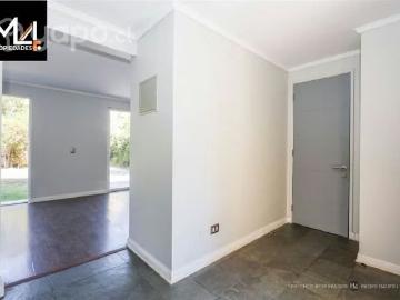 Arriendo de Casas en Peñalolén | Casa Altos del Parque Condominio cerrado PeñAlo 4 Dormitorios por CLP 1400. 00