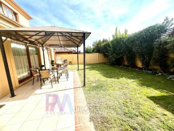 Arriendo de Casas en Peñalolén | CASA Avenida hacienda Macul 4 Dormitorios por CLP 2700. 00