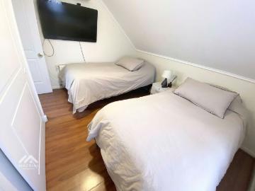 Arriendo de Casas en Peñalolén | Se arrienda 5D en condominio con piscina Peñalolén 5 Dormitorios por CLP 1650. 00