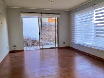 Arriendo de casas en pudahuel | ¡amplia casa en pudahuel, 4 hab, oferta única! 4 Dormitorios por CLP 1130. 00