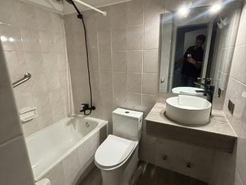 Arriendo de Departamentos en Las Condes | Departamento Amoblado en arriendo c/ estacionamiento en Barrio El Golf 1 Dormitorios por CLP 750000.00