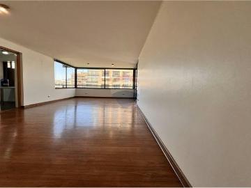 Arriendo de Departamentos en Las Condes | Espectacular dpto. En el corazon de barrio el golf 3 Dormitorios por CLF 44.00