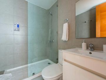 Arriendo de departamentos en las condes | precioso departamento estilo mariposa 2 dormitorios por clp 1200. 00