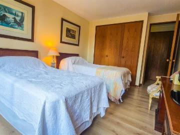 Arriendo de Departamentos en Las Condes | Top 3 Dorm. El Golf Amoblado. Estar y 4to Dorm. 4 Dormitorios por CLP 2500. 00