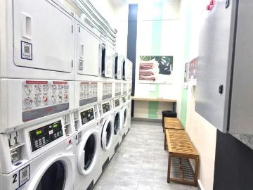 Arriendo de departamentos en santiago | se arrienda dpto estudio nuevo con un estacionamiento 1 dormitorios por clp 360000.00