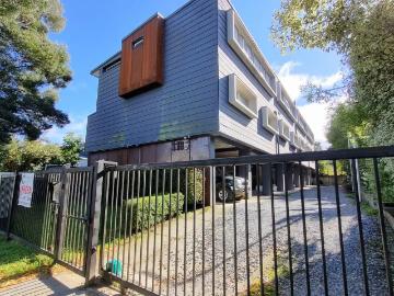 Arriendo de Departamentos en Valdivia | Departamento Townhouse en Isla Teja 2 Dormitorios por CLP 830000.00