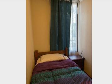 Arriendo Dormitorio en metro Toesca. Solo mujeres