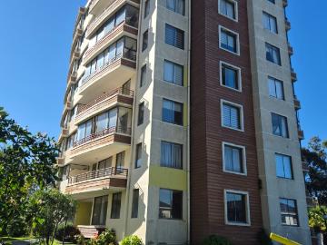 Arriendo en Huertos Familiares: 2D/1B con Amplio Balcón y Vista Despejada