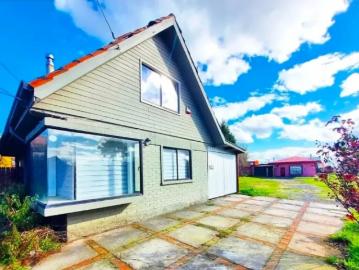 Arriendo Gran Casa con Amplio Terreno Frontal y Lateral