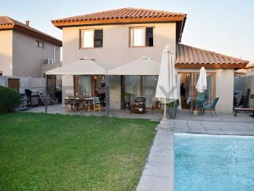 Arriendo Hermosa Casa Chicureo Norte