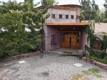 ARRIENDO HERMOSA Y PARTICULAR CASA EN LOTEO PRIVADO