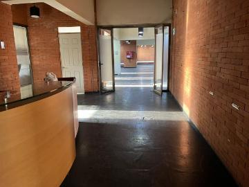 Arriendo Local comercial Santiago Frente al Teatro Municipal de Santiago