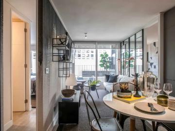 Arriendo semi amoblado 2d1b metro chile españa