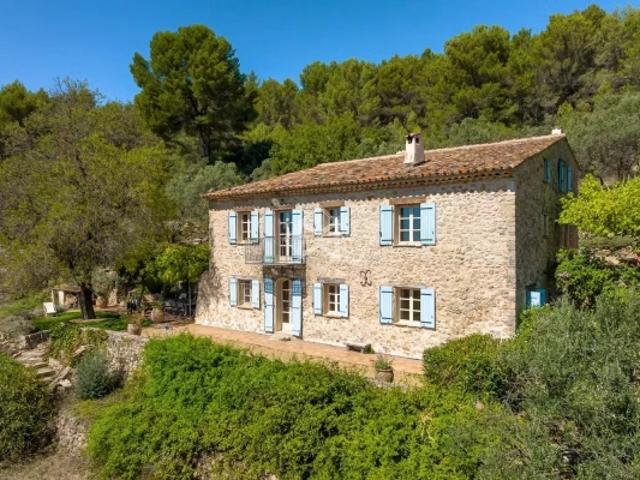 Arrière pays de Fayence – Authentique mas en pierres avec vue panoramique