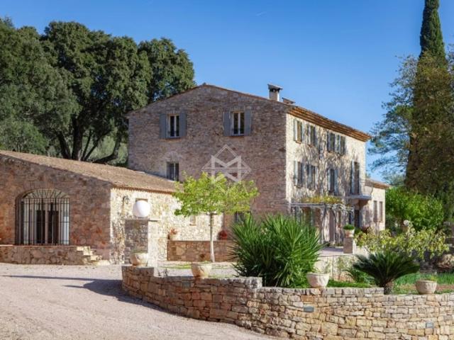 Arrière pays, magnifique Bastide en pierres