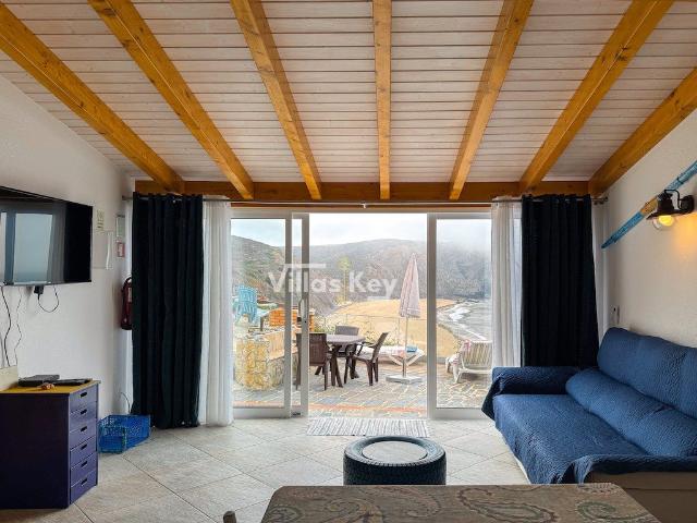 Arrifana: Oportunidade Rara à Beira Mar 37m² Aljezur