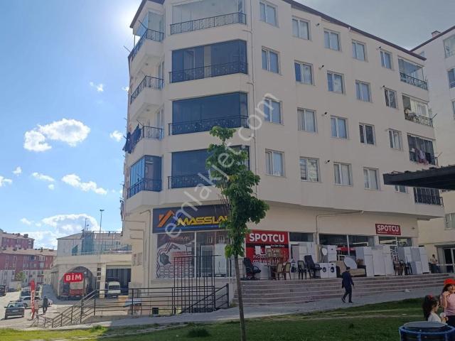 Ars Emlak Dan Çarşamba Kapalı Pazarı Dibinde Ara Kat Kiralık 1+1 Daire