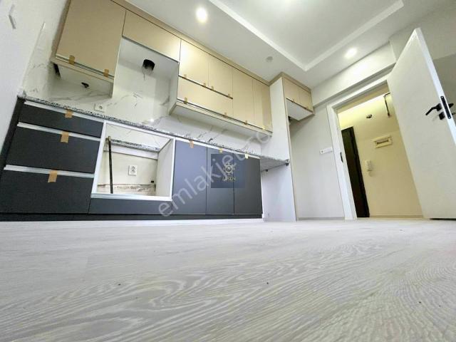 Arsenden Albayrağa Yakın Yüksek Kredili Geniş 2+1 Satılık Daire