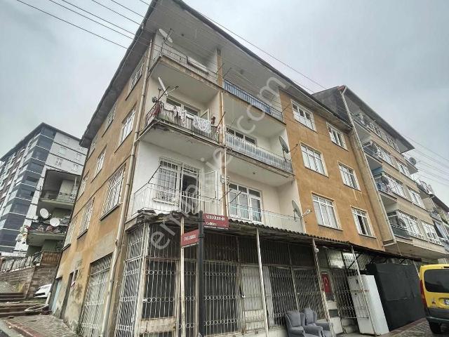 Arslan Emlaktan Karşıyakada 2+1 Manzaralı Kiralık Daire