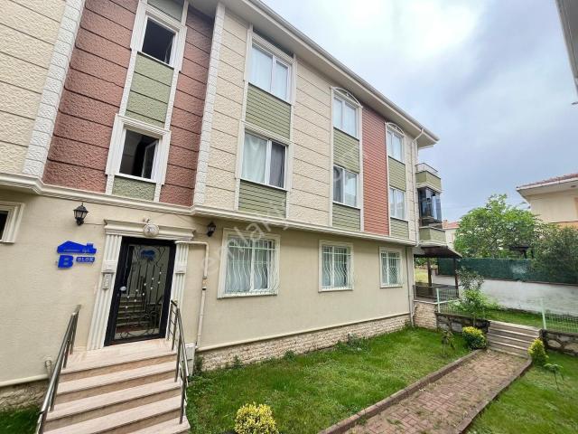 Arslan İnşaat Verandalı Bahçeli Denize Yakın 2+1 Köşe Daire