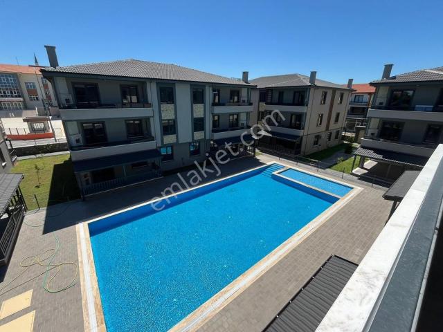 Arslan İnşaat Cristal City'de Havuzlu Site İçi 2+1 Daire