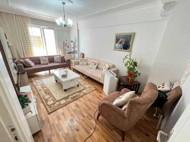 Arslanbeyden Çorlu Merkezde 13yıllık 3+1 Çift Balkonlu Acil Satılık Ara Kat Daire Fırsatı!