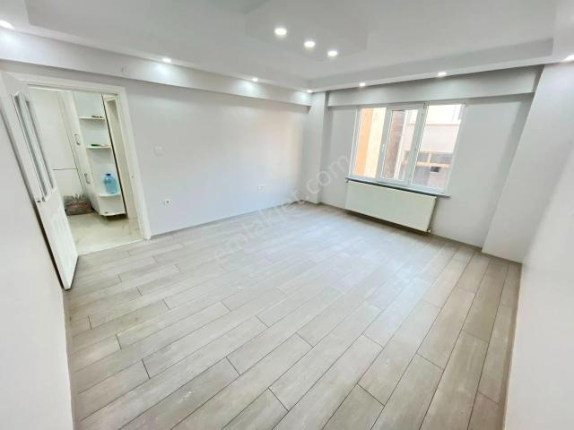 Arslanbeyden Çorlu Merkezde İçi Full Yapılı Ara Kat 13yıllık Acil Satılık Daire Fırsatı!