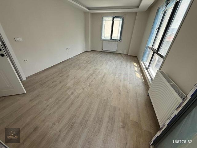 ARSLAN'DAN ULTRA GENİŞ SİTE İÇİ OTOPARKLI BALKONLU 2+1